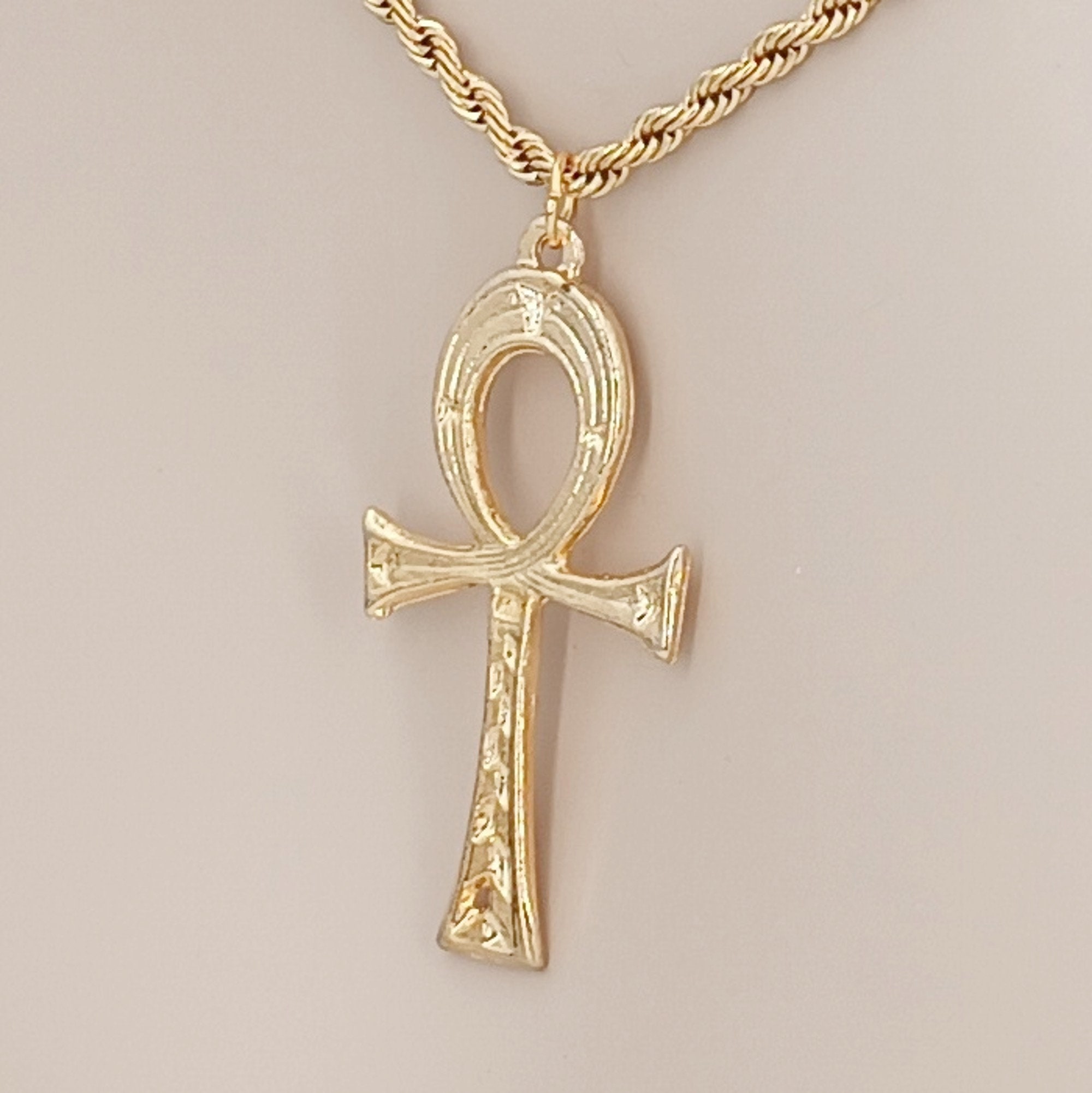 Gold chain with ankh discount