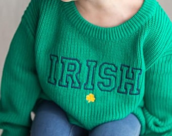 Suéter de bebé estilo universitario irlandés - Mono de punto de herencia universitaria con nombre personalizado para niños pequeños.