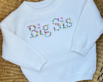 Girls Floral "Big Sis" Embroidered Sweater - Customizable Big Sister Announcement Sweater - Multicolor Floral Font Big Sis Pullover