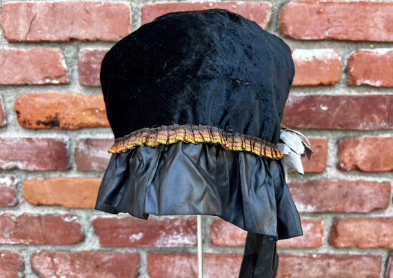 Vintage Handmade 1920s Cloche OOAK Black Velvet H… - image 6