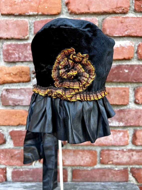 Vintage Handmade 1920s Cloche OOAK Black Velvet H… - image 3