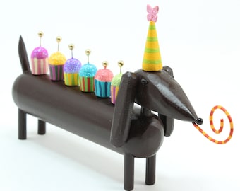 cane di compleanno / figura di bassotto / decorazione per torta / animale di arte popolare