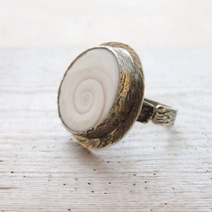 Sterling Silver Seashell Ring Eye of Shiva Shell image 1