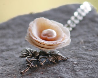 Romantic Shell and Pearl Rose Necklace, Seashell Necklace, Beach Jewelry, Sea Treasure Collection