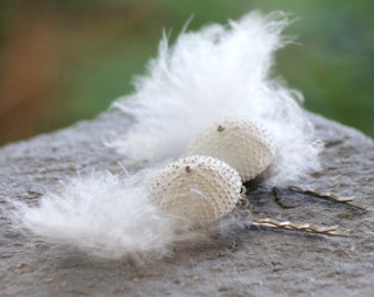 Sea Urchin White Bobby Hair Pins with Feathers