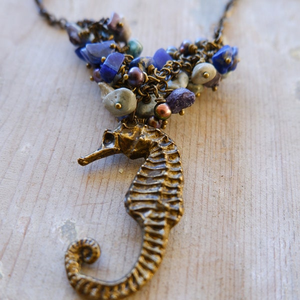 Collier hippocampe en bronze, collier de plage en lapis lazuli, turquoise et perles