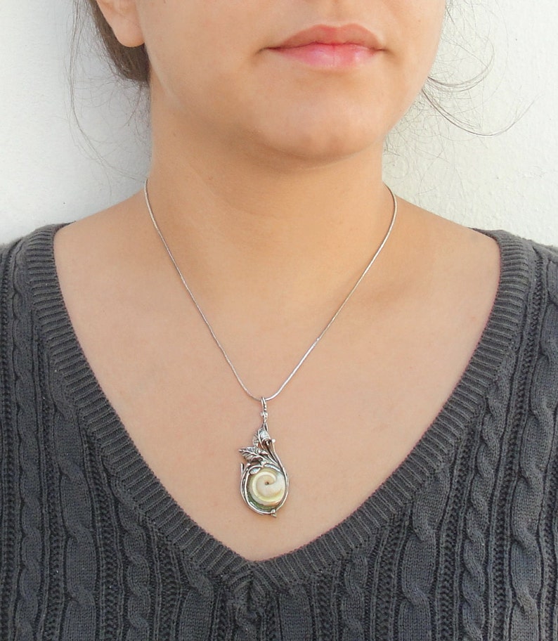 Sea Treasure Collection Eye of Shiva Shell Necklace image 3