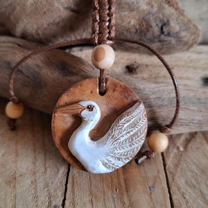Hand Carved Bird Keychain – Natural Apple Wood Key Ring – Rustic Wooden Accessory – Eco Gift for Nature Lovers – Handmade Keychain