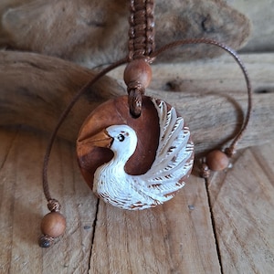 Hand-Carved Wooden Bird Keychain – Unique Apple Wood Keyring – Rustic Nature-Inspired Handmade Gift , Gift For Love , Handmade Keychain Wood