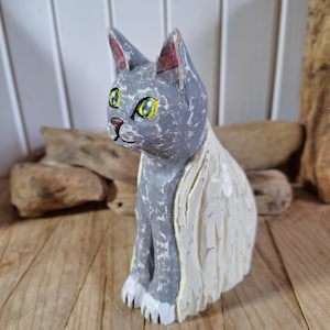 Hand Carved Linden Wood Cat Figurine: Cozy Blanket Sculpture