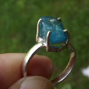 Uncut Raw Rough Neon Blue Apatite ring - Sterling Silver size 8 - SPIRITUALITY -motivational stone -cleansing aura