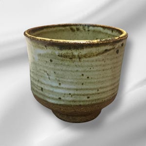 Highly collectible rare Tea utensils Chawan Matcha Bowl Japanese art studio handmade pottery signed by artist