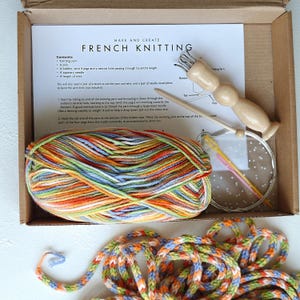 Rocchetto per maglia francese, kit telaio in legno, bambola Tricotin Icord, macchina per lavorare a maglia, set per realizzare cordoncini con istruzioni in inglese e filato