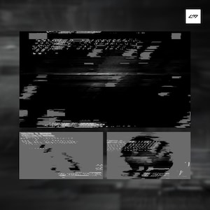 Op de afbeelding: Een digitaal kunstwerk met een donkere, glitch-esthetiek. De compositie bevat een grote, rechthoekige zwarte vorm met horizontale witte en grijze statische lijnen. Daaronder twee kleinere grijze rechthoeken met vervormde beelden. De achtergrond is een vage, donkergrijze kleur.