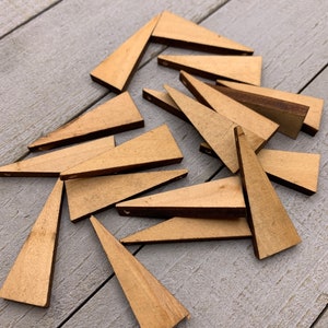 Wooden Triangle Pendant Beads 25 pieces unfinished wood image 1