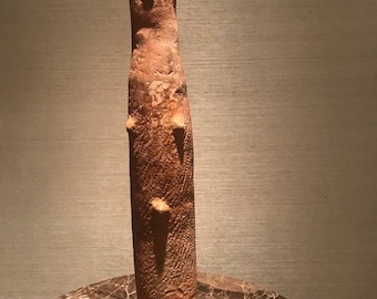 Cylindrical funeral urn - Representing a woman - Bura - Terracotta