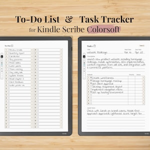 Pode incluir: Dois tablets digitais exibindo uma lista de tarefas e um rastreador de tarefas, com o texto "To-Do List & Task Tracker for Kindle Scribe Colorsoft". Uma caneta stylus está ao lado dos tablets em uma superfície de madeira clara. A lista de tarefas inclui caixas de seleção.