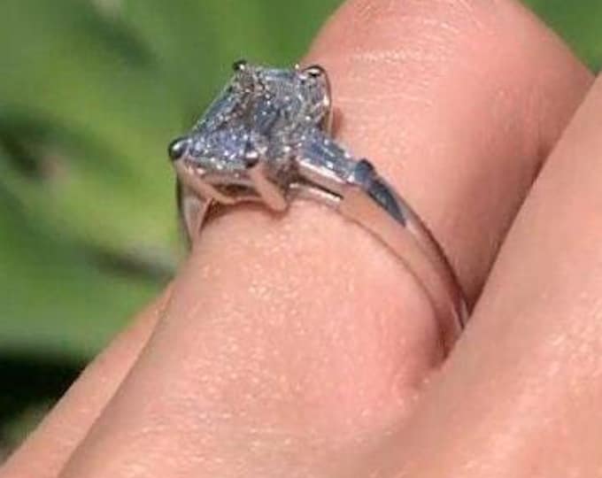 Three Stone Emerald Cut Moissanite Ring 14K Solid White Gold Engagement Ring Trilogy Wedding Ring Vintage Bridal Jewelry Anniversary Gift