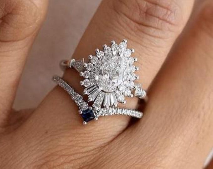 Vintage Halo Oval Moissanite Diamond Engagement Ring Art Deco Pear Cut Bridal Ring Set 14K Gold Bridal Ring Set Wedding Ring Promise Ring