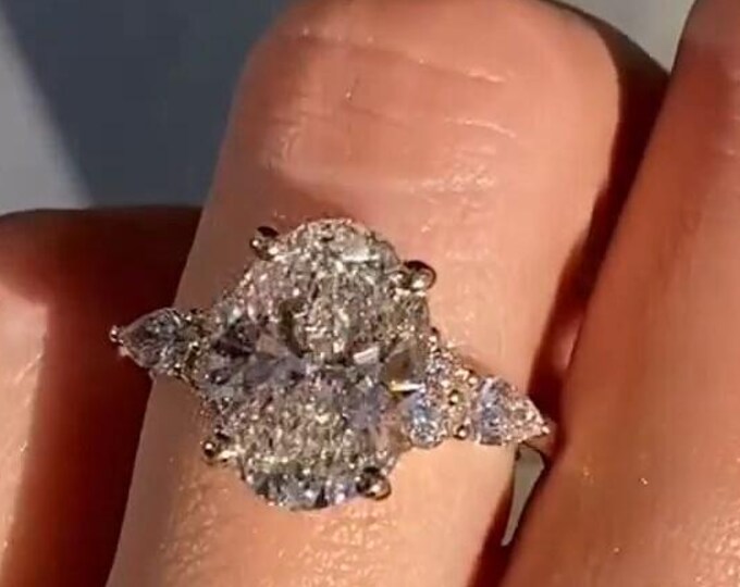 Oval Cluster Moissanite Diamond Engagement Ring 14K Gold Ring Wedding Ring Promise Ring Proposal Ring Oval Cut Ring Anniversary Gift