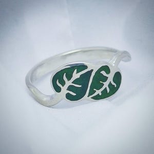 Sterling Silver Monstera Leaf Ring – Handmade Enamel Plant Jewelry, Tropical Botanical Band, Nature-Inspired Gift for Her & Him, Recycled