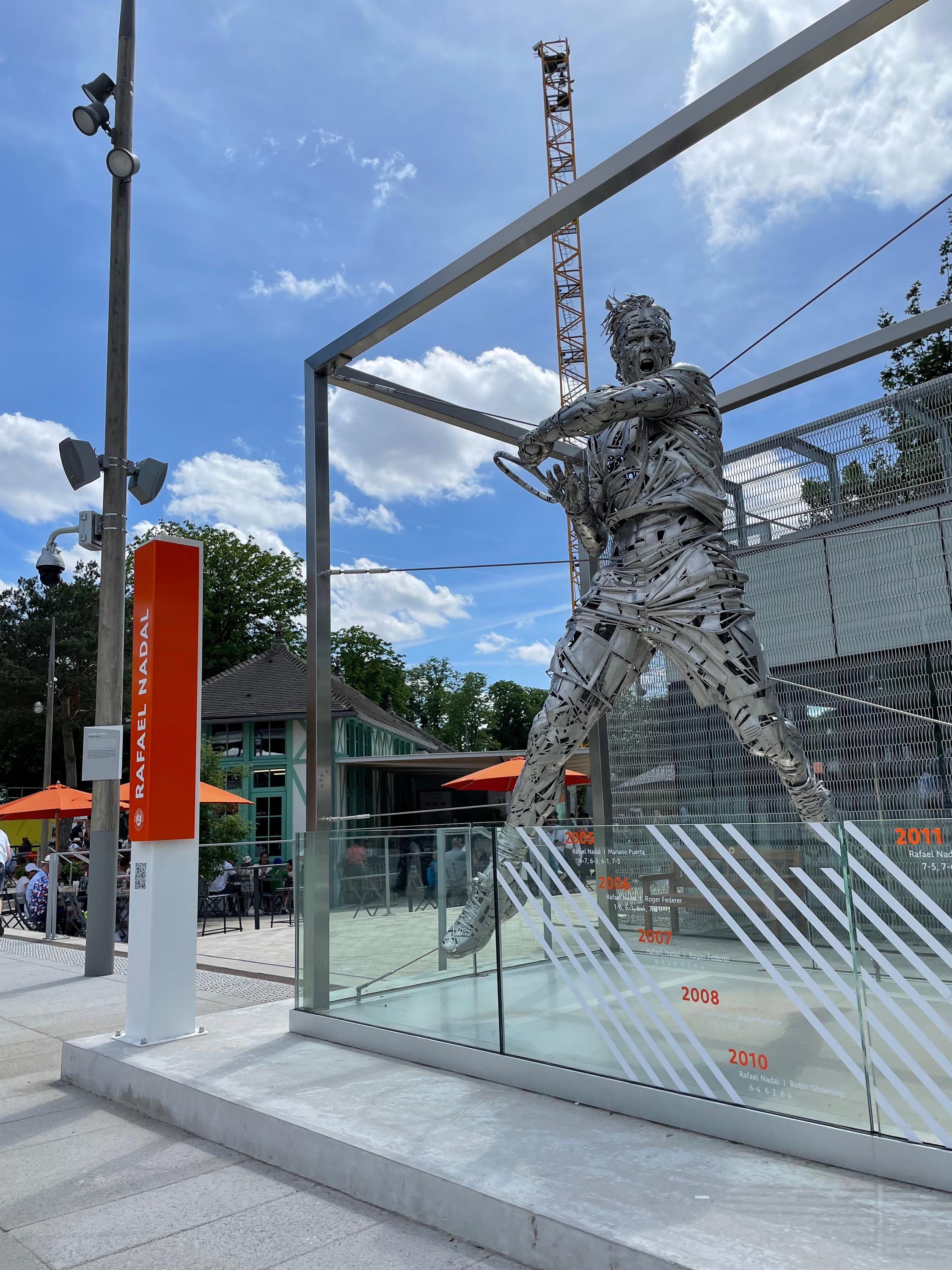 La scultura di Nadal al Roland Garros Italia