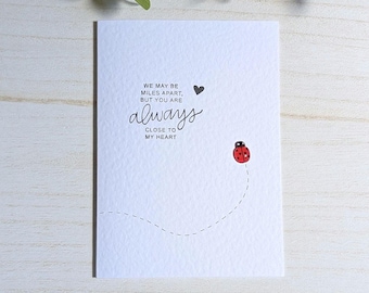 Handgemaakte gehamerde lieveheersbeestje kaart - Missing You/Long Distance Card - ButtonShellDesigns