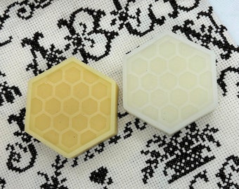 HONEYCOMB WAXER, Thread Waxer, Floss Waxer, Cross Stitch, Embroidery, Sewing, 100% Beeswax, Stitcher Gift