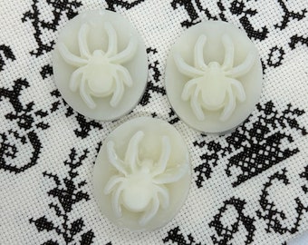 SPIDER WAXER, Thread Waxer, Floss Waxer, Cross Stitch, Embroidery, Sewing, 100% Beeswax, Stitcher Gift