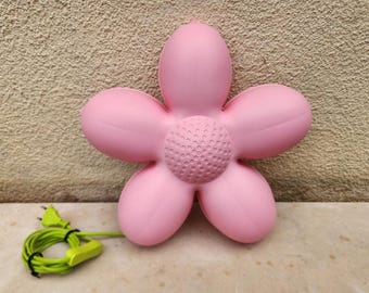 Vintage pink Ikea flower wall light – Anna Efverlund – Scandinavian design from the 90s/2000s