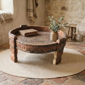 Tavolino rotondo vintage in stile medievale, realizzato a mano – Tavolo rustico in legno massello intagliato