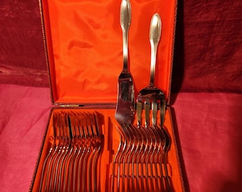 Fish cutlery set by Jean Couzon, goldsmith, forks, knives and serving cutlery in a case for 12 people