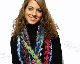 Crochet Infinity Scarf Pattern - Vintage Style Flower Brooch or Clip Tutorial - Crocheted Cowl Pattern