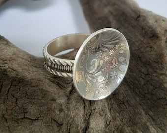 Patterned Domed Sterling Silver Ring - size 7.5