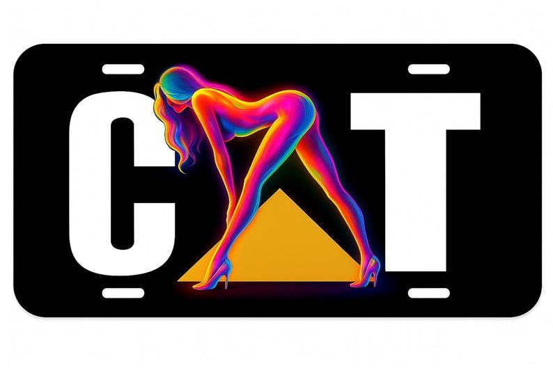 K&ouml;nnte beinhalten: Schwarzes Nummernschild mit dem Wort "CAT" in wei&szlig;en Blockbuchstaben. Eine neonfarbene Figur einer Person beugt sich &uuml;ber einem gelben Dreieck. Die Figur ist in Pink-, Blau-, Gelb- und Lilat&ouml;nen gehalten.