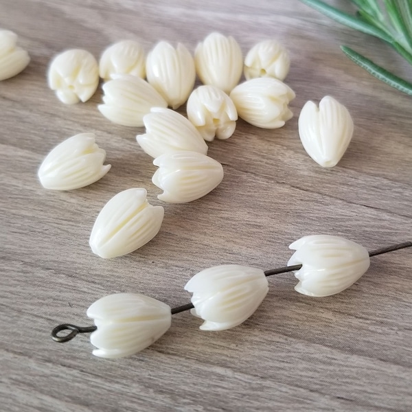 20+ Pcs Jasmine Flower 11mm Resin Vanilla White Beads Center Drilled Ivory - 11mm