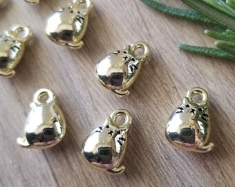 5 or 10 pcs Golden Kitty Charm Round Cat Tiny Pendant - 12mm