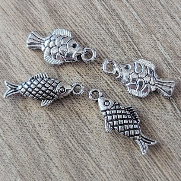 10 pcs Fish Charms 3D - Antique Silver Color Metal Alloy - 18-20mm