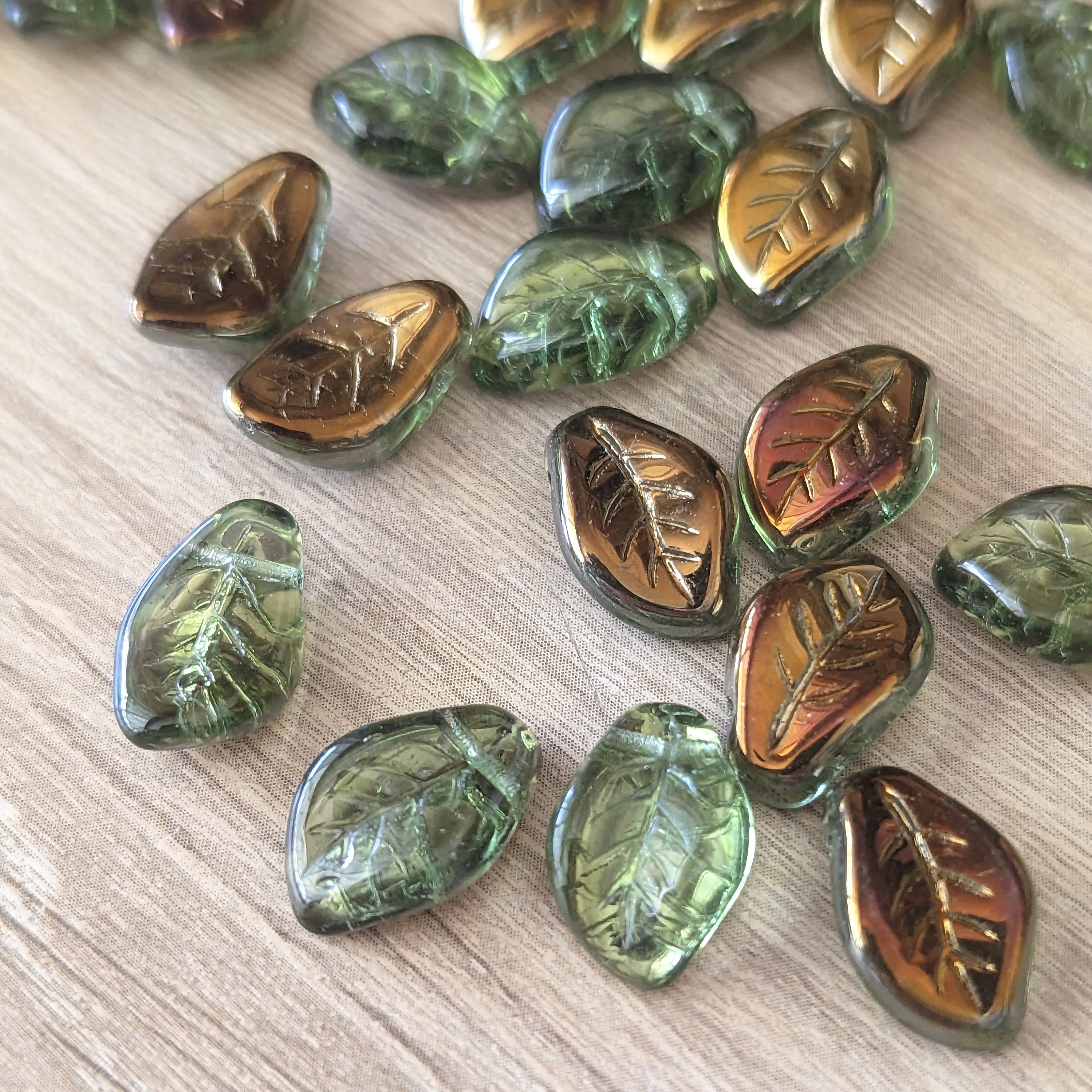 Nice Leaf Beads 50610/56904 Glass Czech Republic –