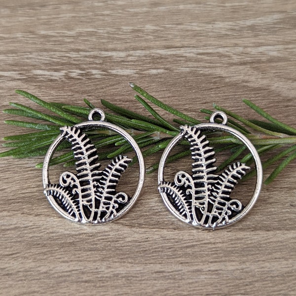 6 Pcs Forest Fern Round Charms - Antique Silver Color Metal Alloy Pendant - 23mm