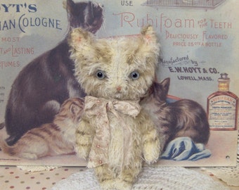 Kitty Cat E Pattern Kibbles Yellow Orange Gray Pink and Whimsical Tabby  directions included