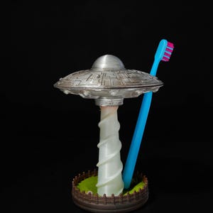 Toothbrush holder for children / Funny motifs for more fun with dental care