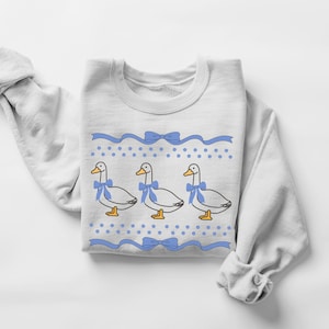 Retro Goose Sweatshirt Goose Bow Shirt Vintage Style Graphic Sweatshirt Blue Goose Graphic Shirt Goose Sweatshirt Retro Graphic Goose Shirt