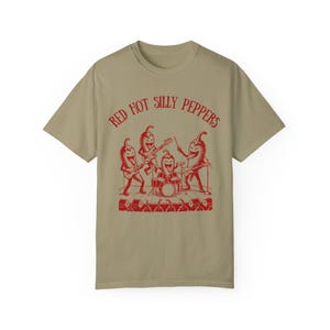 Red Hot Silly Peppers Comfort Colors estilo anos 90 Retro Engraçado Rock Band Camiseta Músico Presente Silly Tee Snarky Tee Tiktok Meme Camiseta Guitarra imagem 3