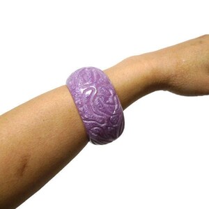 00s carved purple resin bangle