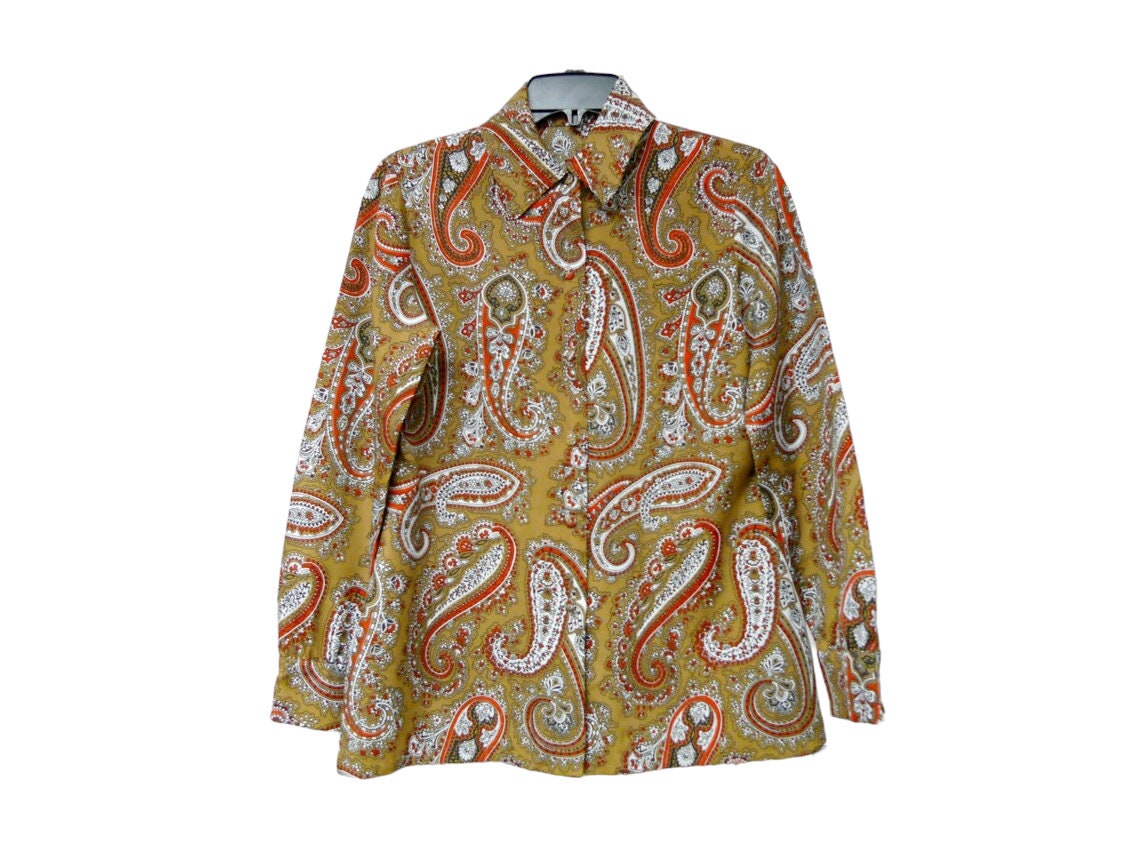 70s Paisley Print Long Sleeve Button Down Shirt . Fits a Medium