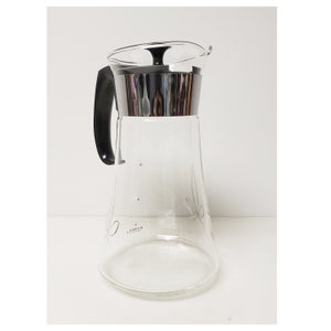 60s - 70s Pyrex mid century atomic 6-cup coffee carafe . made in USA