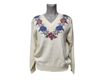 90s Alfred Dunner embroidered V-neck sweater . M