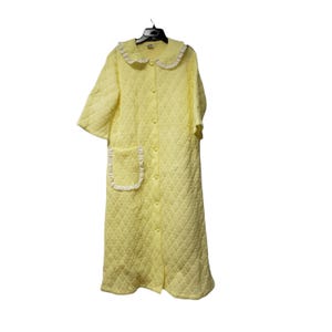 60s - 70s Montgomery Ward quilted evening robe . fits like S to M