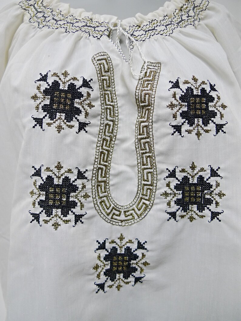 embroidered Bohemian short sleeve top size XL made in Greece